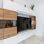 H2 -modern And Spacious 3 Bedroom