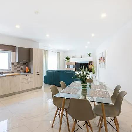 H2 -modern And Spacious 3 Bedroom شقة San Ġwann