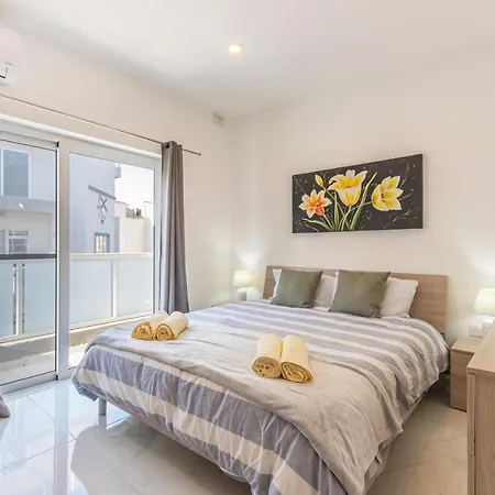 H2 -modern And Spacious 3 Bedroom شقة San Ġwann