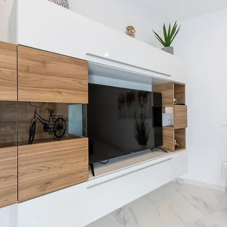 H2 -modern And Spacious 3 Bedroom