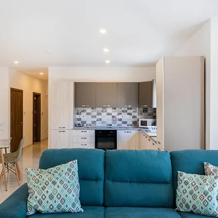 H2 -modern And Spacious 3 Bedroom شقة *