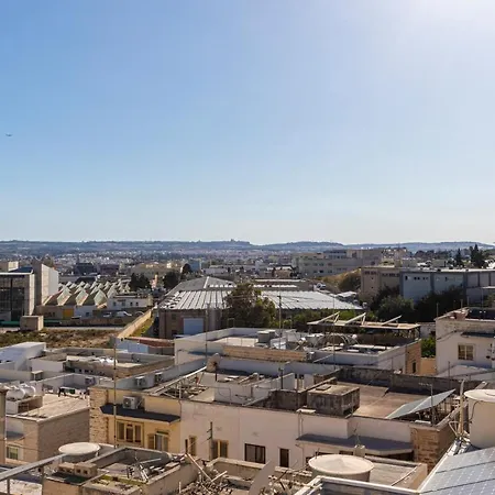 H2 -modern And Spacious 3 Bedroom شقة