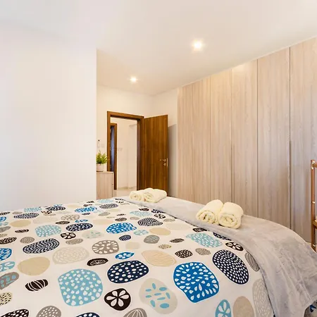 H2 -modern And Spacious 3 Bedroom Apartment San Gwann