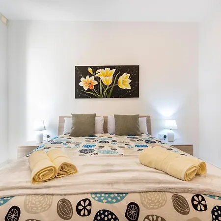 Apartment H2 -modern And Spacious 3 Bedroom San Gwann