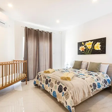 H2 -modern&spacious 3 Bedroom San Ġwann