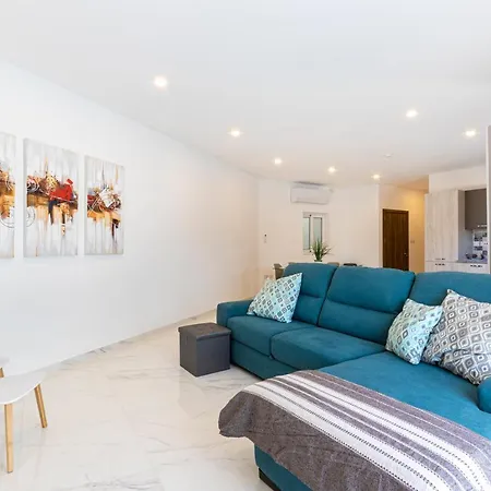 Apartment H2 -modern And Spacious 3 Bedroom