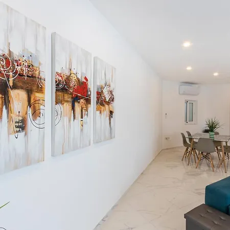H2 -modern And Spacious 3 Bedroom Apartment *