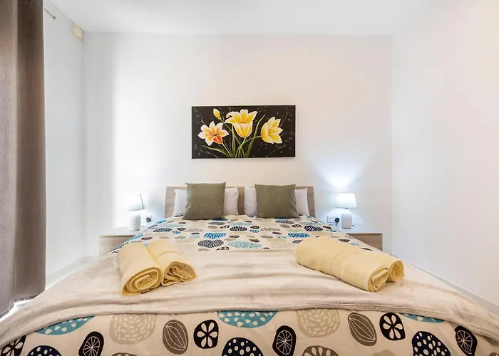 Apartment H2 -modern And Spacious 3 Bedroom San Gwann