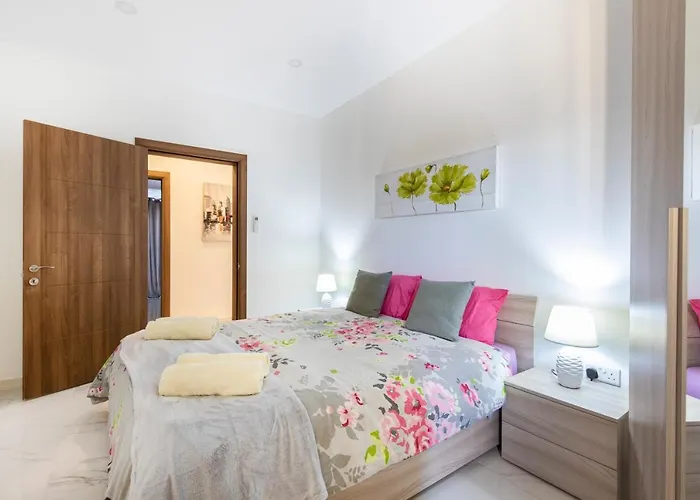 Apartment H2 -modern And Spacious 3 Bedroom *