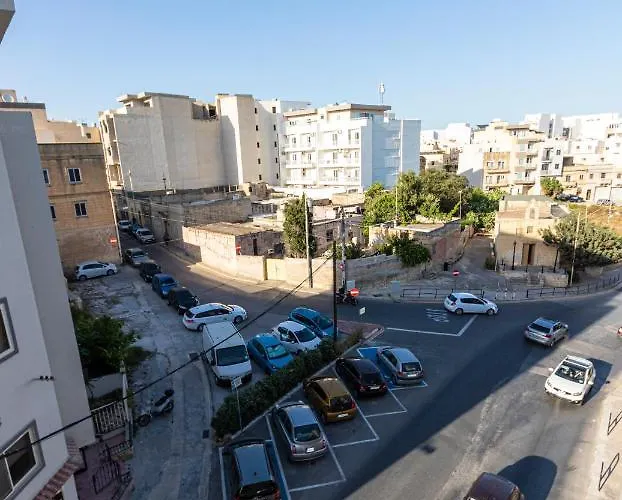 H2 -modern And Spacious 3 Bedroom Apartment *