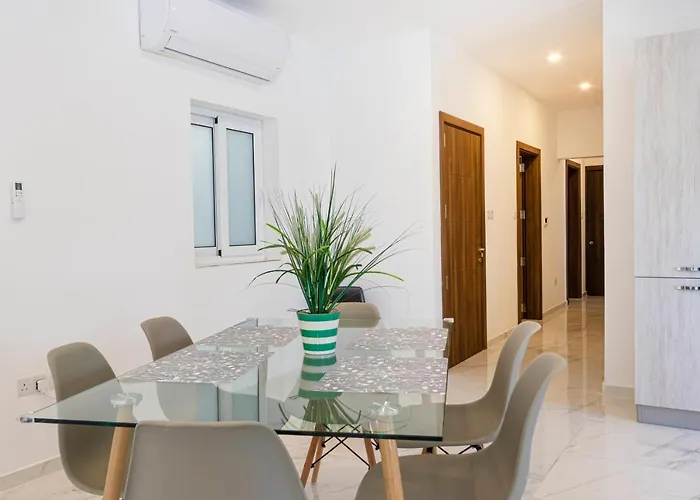 H2 -modern And Spacious 3 Bedroom *