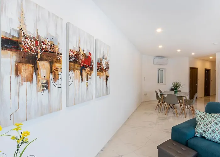 H2 -modern And Spacious 3 Bedroom Apartment *